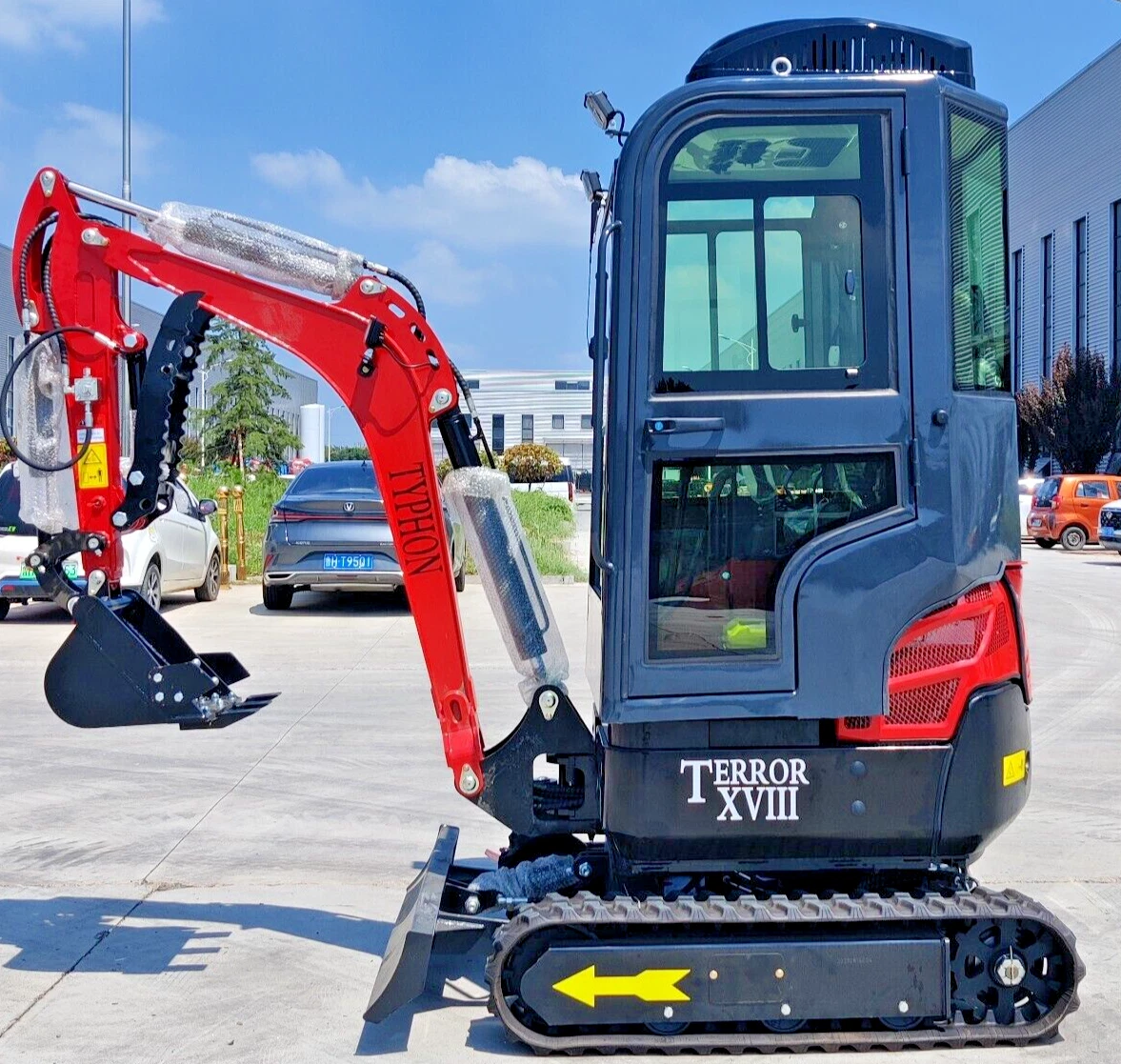 2 Ton New Mini Excavator Digger Tractor, EPA certified KUBOTA D902 Diesel Engine - Image 11