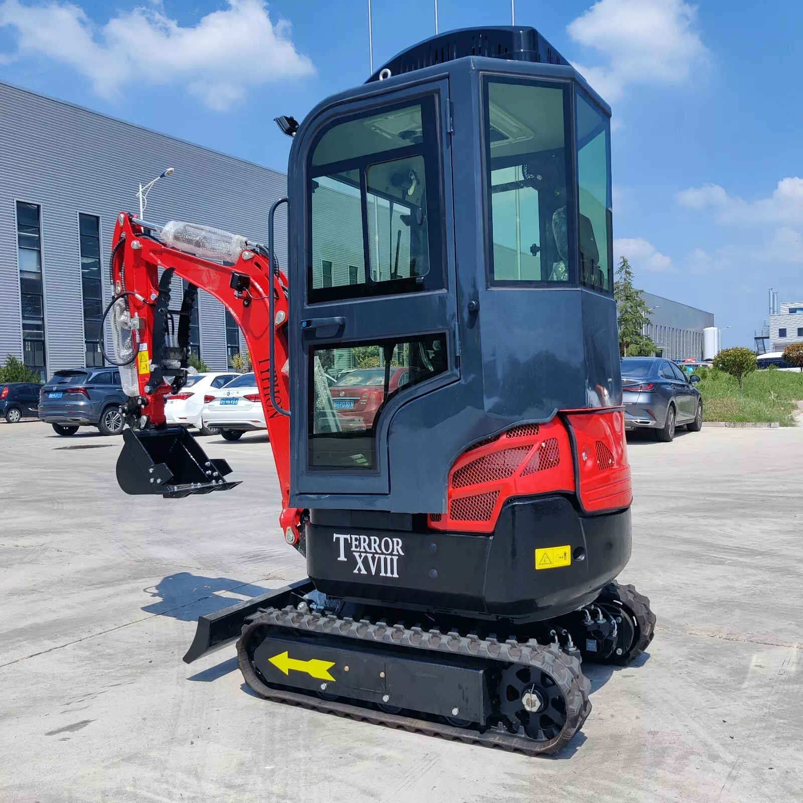 2 Ton New Mini Excavator Digger Tractor, EPA certified KUBOTA D902 Diesel Engine - Image 3