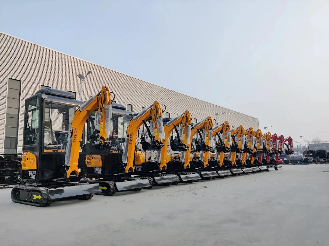 4,000 lbs Terror XVIII Mini Excavator, EPA Certified KUBOTA D902 Diesel Machine - Image 3