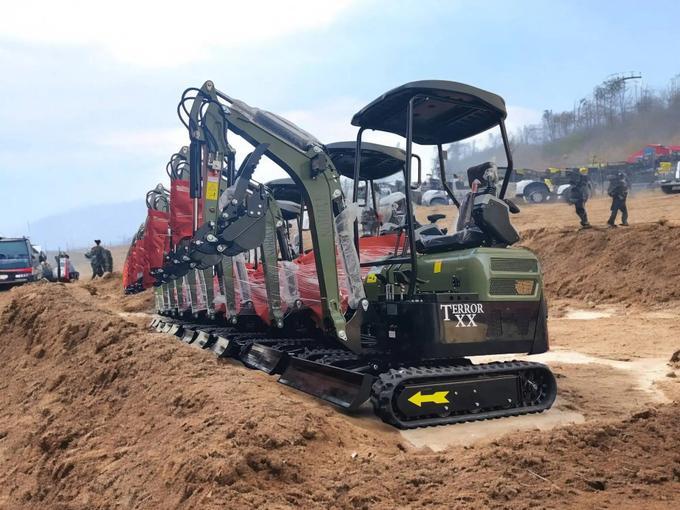 2025 4,000 lb Green TYPHON TERROR XX Mini Excavator Rubber Track with Kubota D902 Diesel Engine USA - Image 4